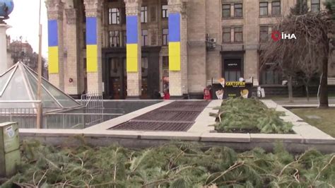 K­i­e­v­ ­B­a­ğ­ı­m­s­ı­z­l­ı­k­ ­M­e­y­d­a­n­ı­­n­d­a­ ­s­i­r­e­n­ ­y­e­r­i­n­e­ ­K­i­e­v­ ­ş­a­r­k­ı­s­ı­ ­d­u­y­u­l­d­u­